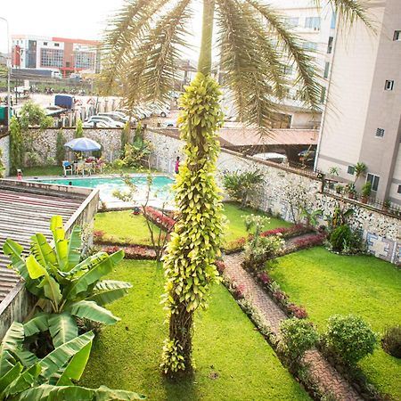Clos D'Anthony Residence Bonanjo Douala Bagian luar foto