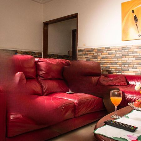 Clos D'Anthony Residence Bonanjo Douala Bagian luar foto