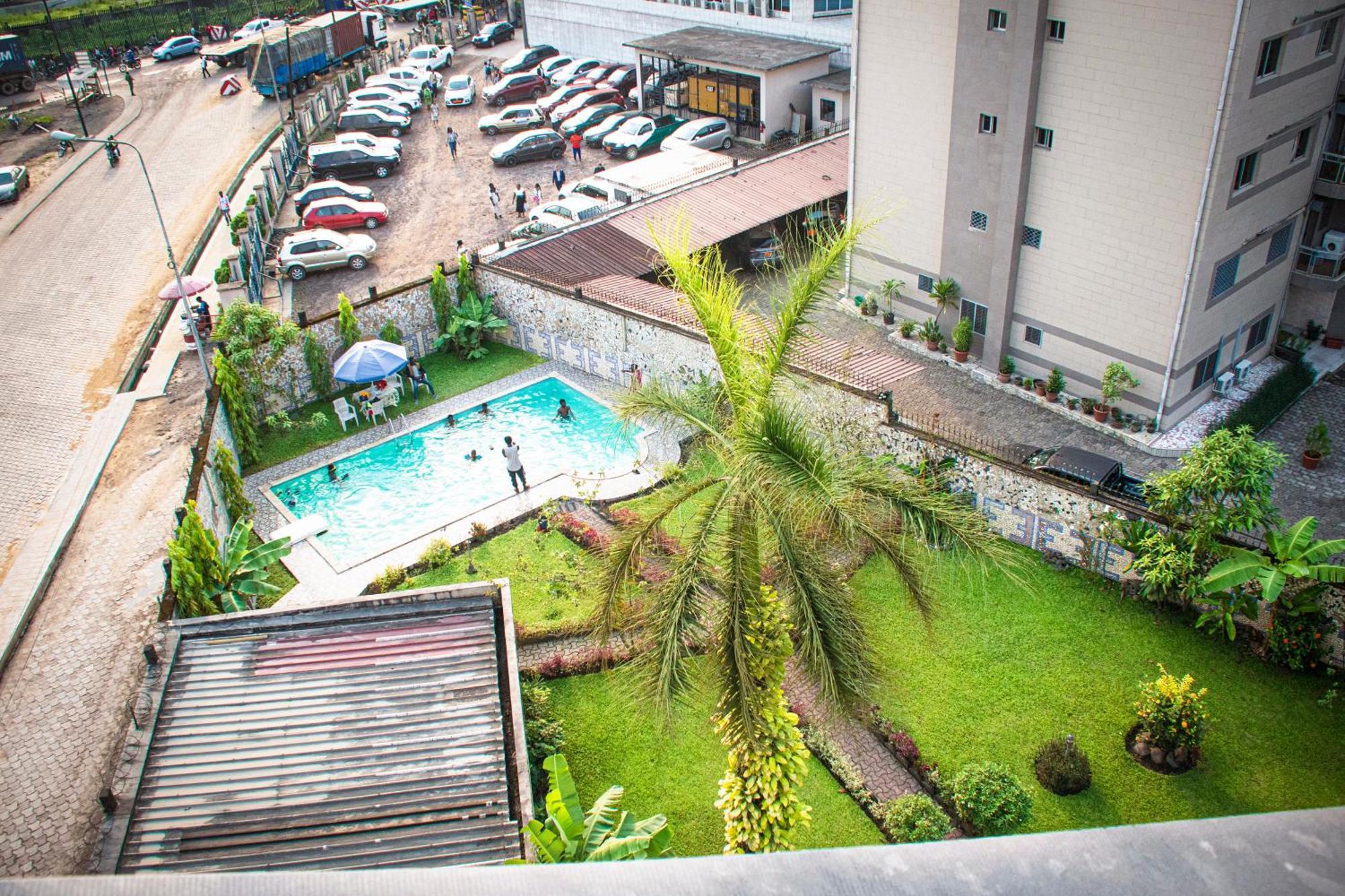 Clos D'Anthony Residence Bonanjo Douala Bagian luar foto