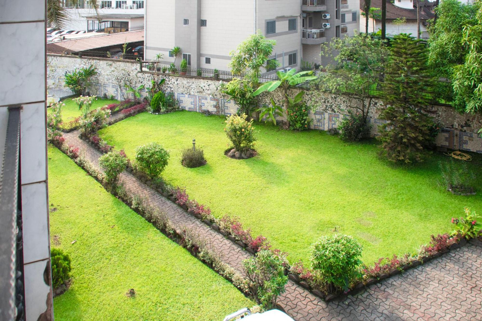 Clos D'Anthony Residence Bonanjo Douala Bagian luar foto